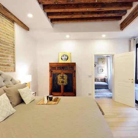 Apartmán - Biennale 1 - 2 - 3 *