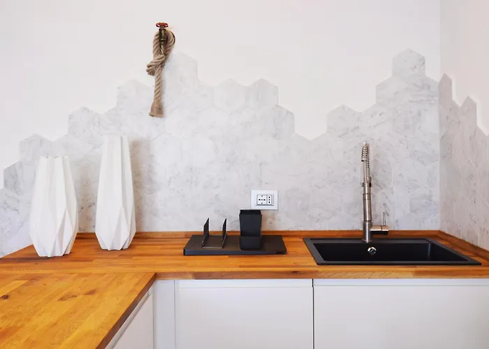 Apartament - Biennale 1 - 2 - 3 *
