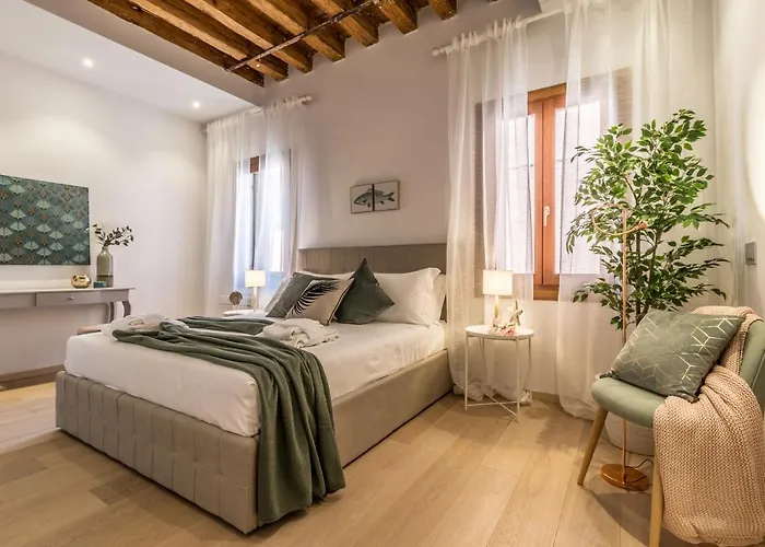 Apartament - Biennale 1 - 2 - 3 *