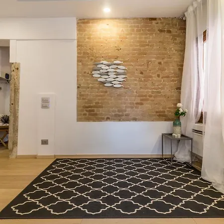 - Biennale 1 - 2 - 3 Apartment Venice