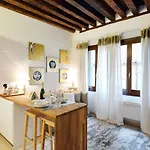 - Biennale 1 - 2 - 3 * 威尼斯